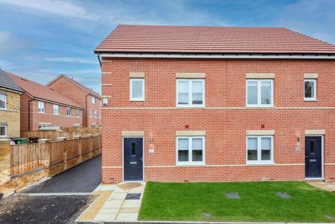 4 bed House to rent in castleford