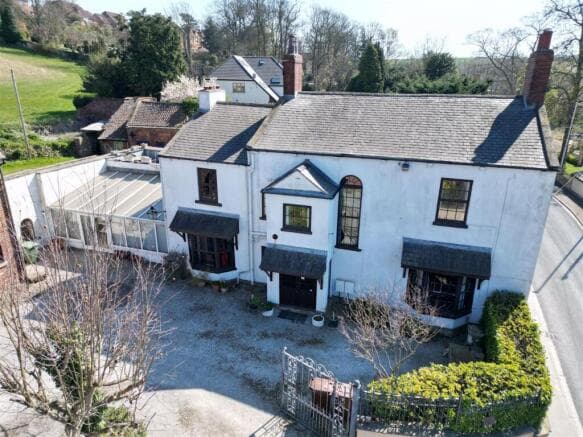 5 bed Detached for sale in pontefract