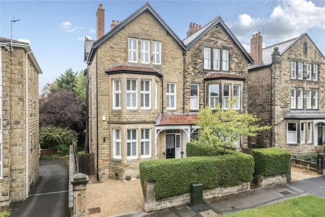 5 bed Semi-Detached for sale in harrogate