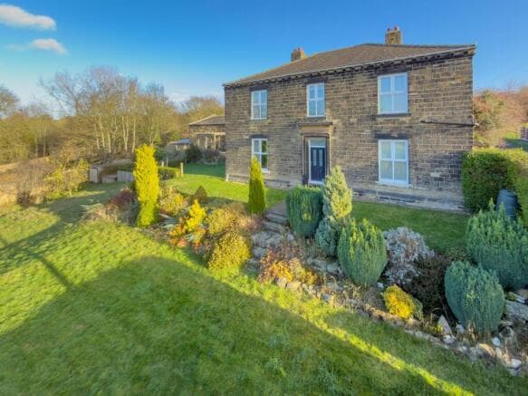 5 bed Detached for sale in batley