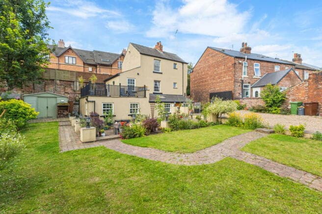 4 bed Detached for sale in pontefract