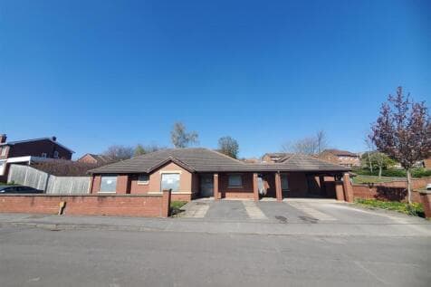 8 bed Commercial Property for sale in batley