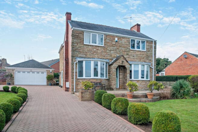 4 bed Detached for sale in castleford