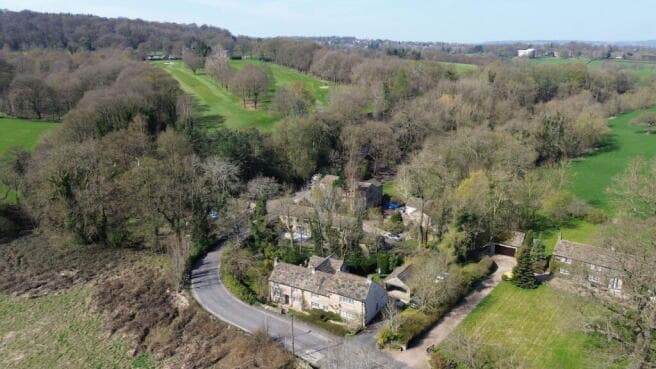 4 bed Detached for sale in huddersfield