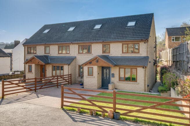 5 bed Semi-Detached for sale in batley