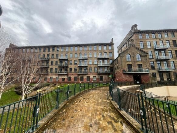 2 bed Flat to rent in shipley