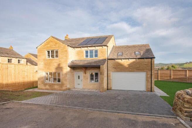 5 bed Detached for sale in keighley