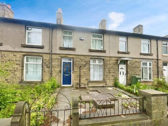 4 bed Terraced to rent in huddersfield