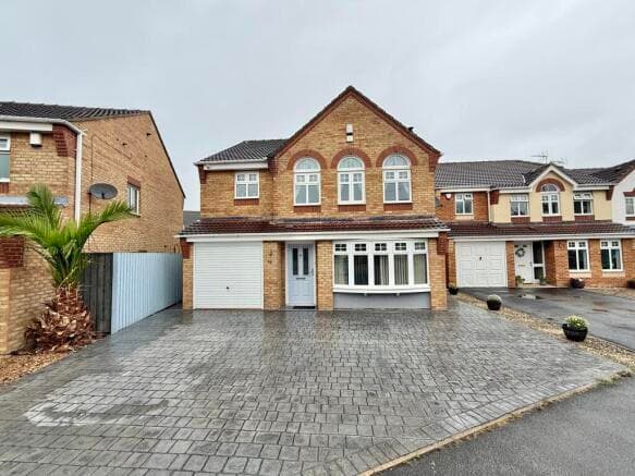 4 bed Detached for sale in castleford