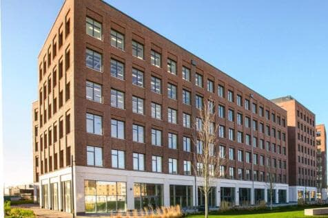 Office to rent in leeds