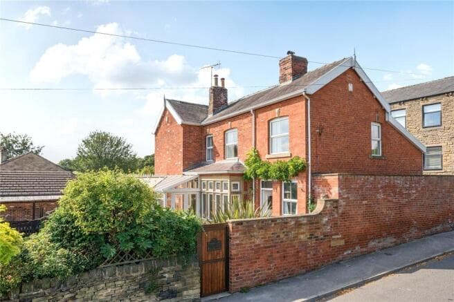 4 bed Detached for sale in pudsey