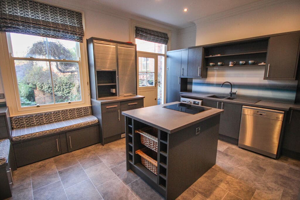 3 Bedroom Terraced House For Rent In Gillygate, City Centre, York, Yo31 in york