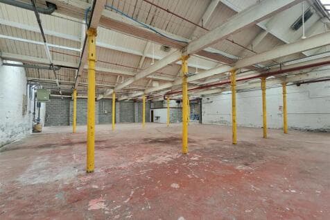 Light Industrial to rent in huddersfield