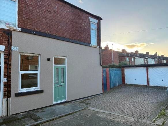 3 bed Ground Flat to rent in castleford