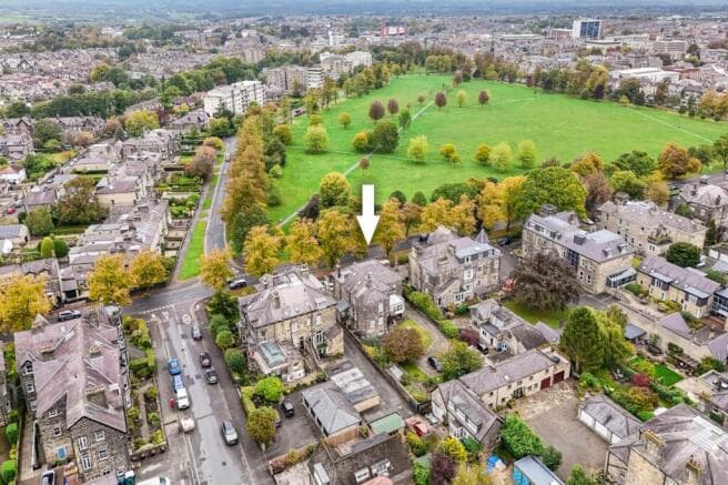 7 bed Detached for sale in harrogate