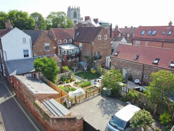 6 bed Town House for sale in beverley