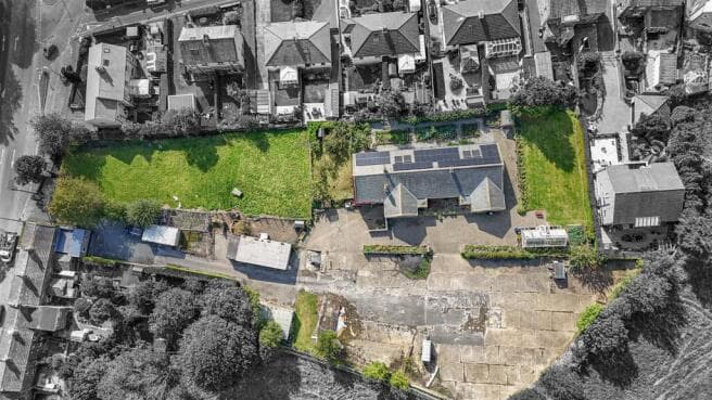 8 bed House for sale in halifax