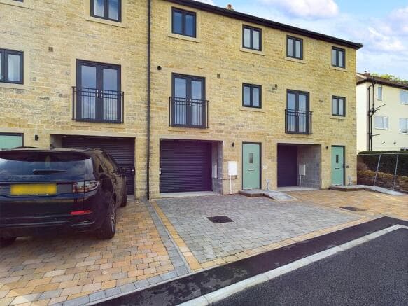 3 bed Town House to rent in keighley
